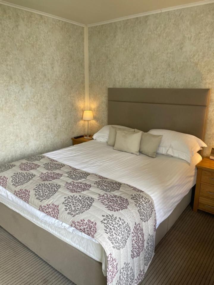 The Dog & Partridge Country Inn Ashbourne  Luaran gambar