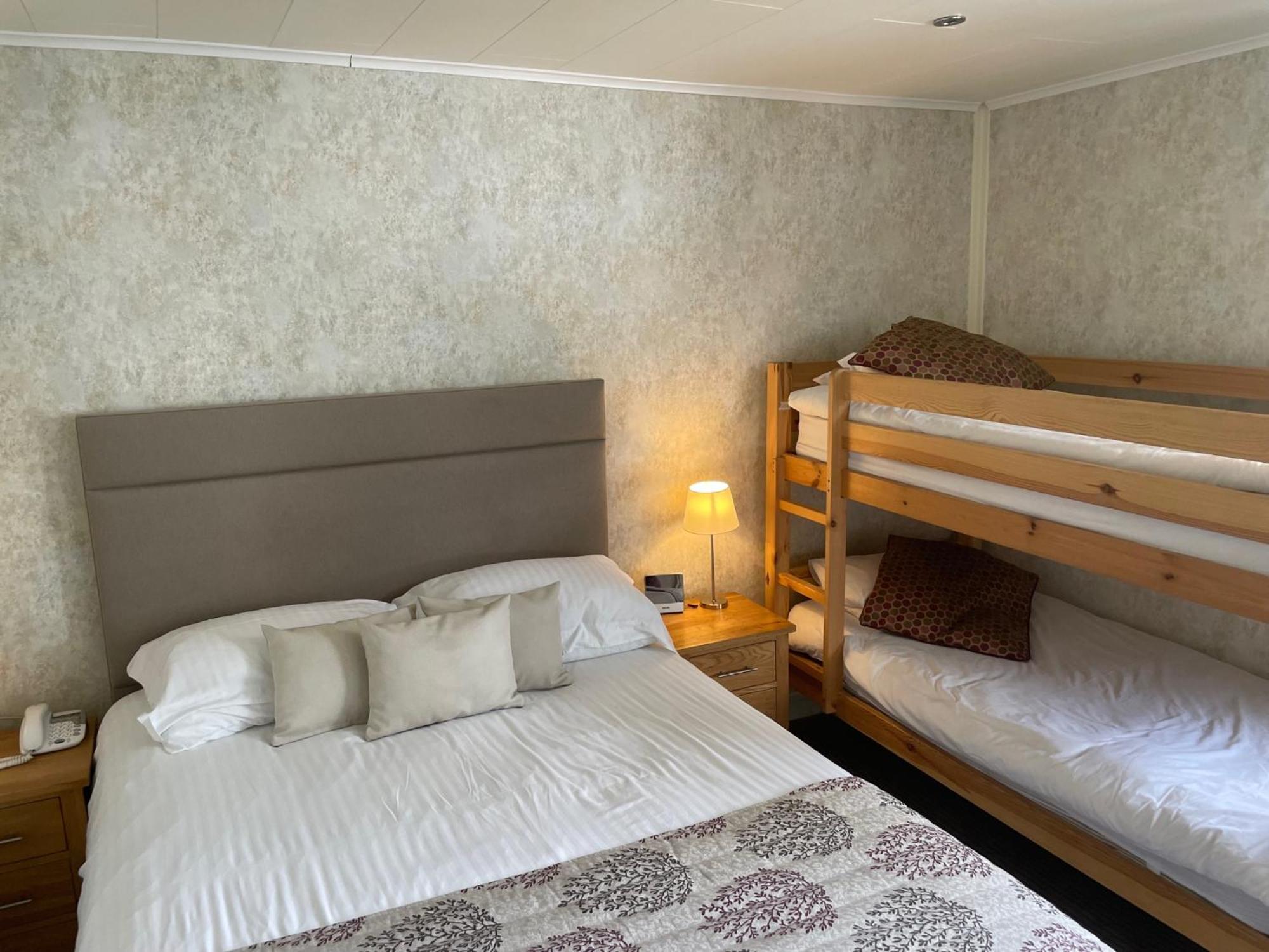 The Dog & Partridge Country Inn Ashbourne  Luaran gambar